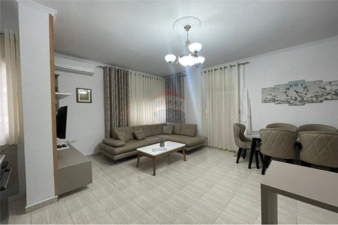 JEPET APARTAMENT ME QIRA 2+1+2 NE RRUGEN 5 MAJI,Tirane