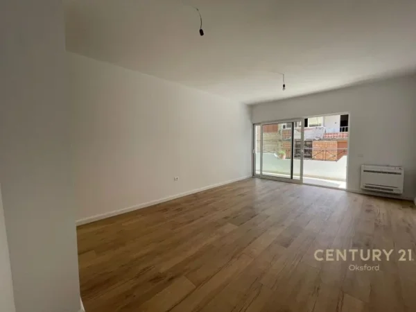 JAPIM ME QIRA APARTAMENT 2+1 PER ZYRA NE VASIL SHANTO!