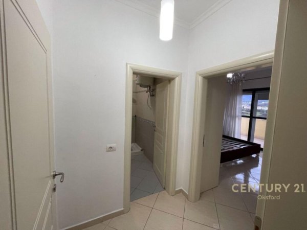 Apartament 3+1+2 për Qira Pran Qendra Tregtare TEG