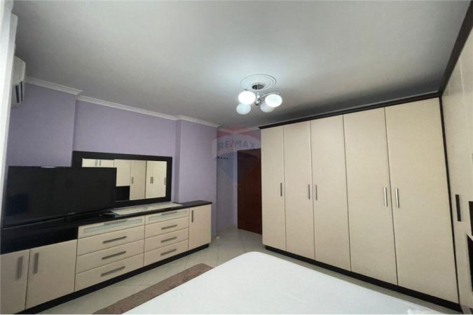 Apartament 2+1 per qira prane Gjimnazit Petro Nini