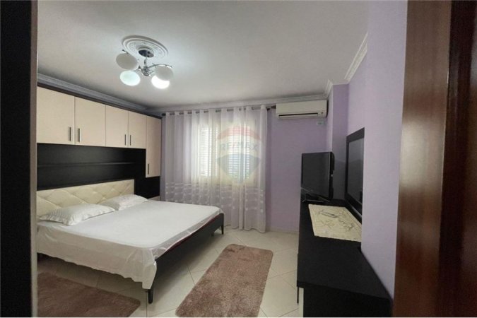 Apartament 2+1 per qira prane Gjimnazit Petro Nini