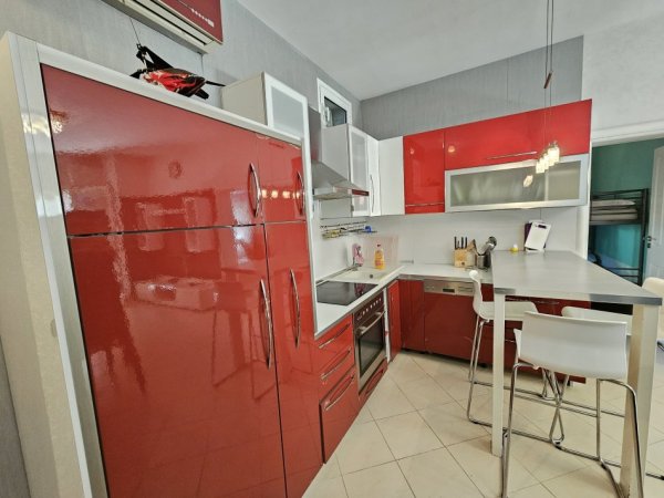 Shitet Apartament 2+1 Me Oborr  📍Lura 1, Gjiri Lalzit