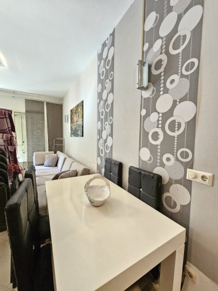 Shitet Apartament 2+1 Me Oborr  📍Lura 1, Gjiri Lalzit