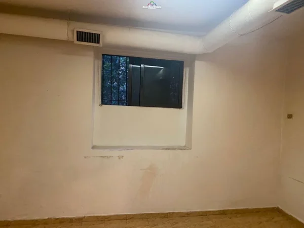 Dyqan Me Qera Tek Shkolla Baletit (ID BD21517) Tirane.