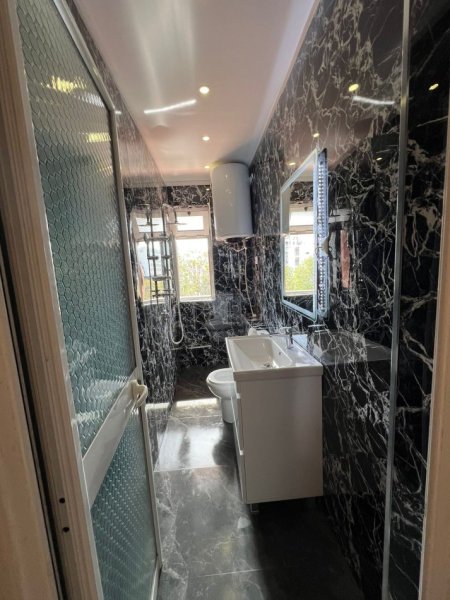 OKAZION shitet 2+1 ne PORCELAN vetem 85.000 euro