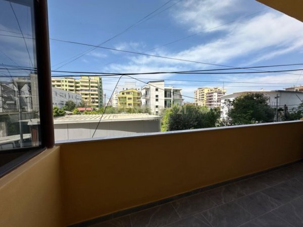 SHITET APARTAMENT 3+1 110 M2 PLAZH DURRES !