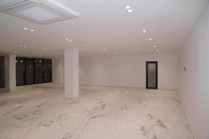 JEPET ME QERA AMBJENT BIZNESI 125 M2 KATI 0 1500 EURI DON BOSKO