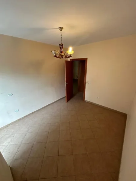 📢 Apartament 3+1 ne Shitje te Rruga e Kavajes 🔑