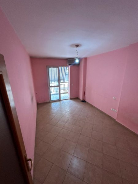 📢 Apartament 3+1 ne Shitje te Rruga e Kavajes 🔑