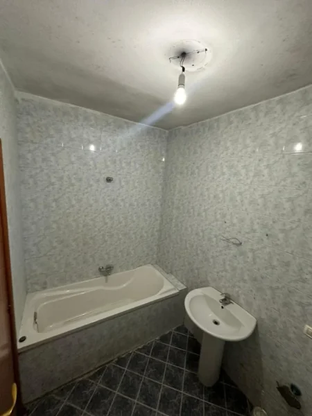 📢 Apartament 3+1 ne Shitje te Rruga e Kavajes 🔑
