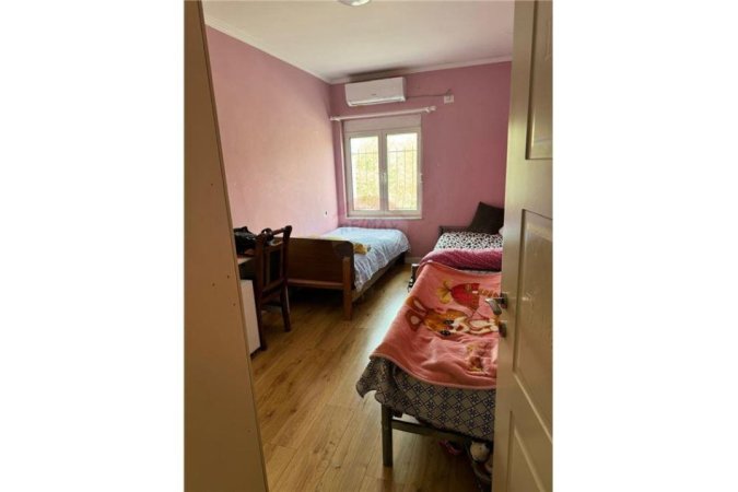 APARTAMENT NE SHITJE 3+1+2 + POST PARKIMI