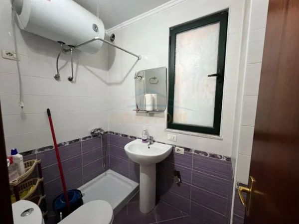Jepet me Qira, Ambient për Zyra, Garda, 1500 euro, 100m2