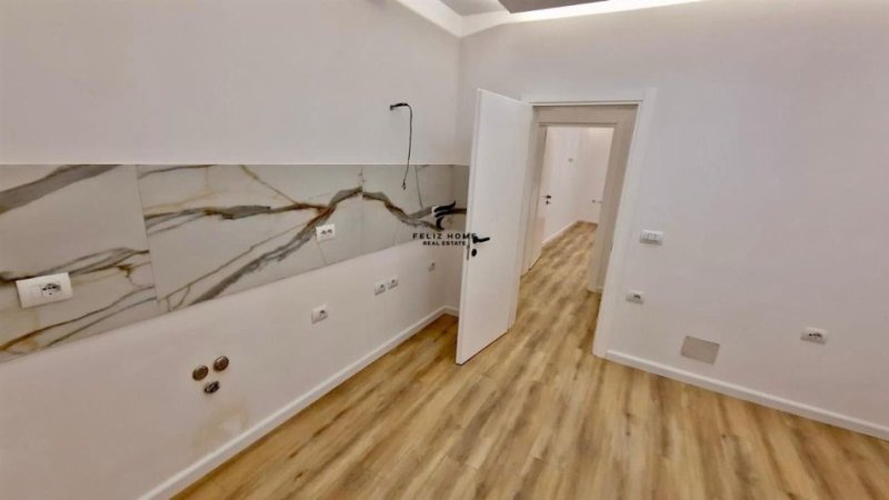 SHITET APARTAMENT 3+1 RRUGA E DURRESIT 245.000 EURO