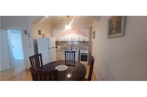 Apartament 1+1 per qera tek Rruga e Elbasanit!