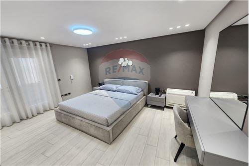 JEPET ME QIRA APARTAMENT 2+1 NE QENDER