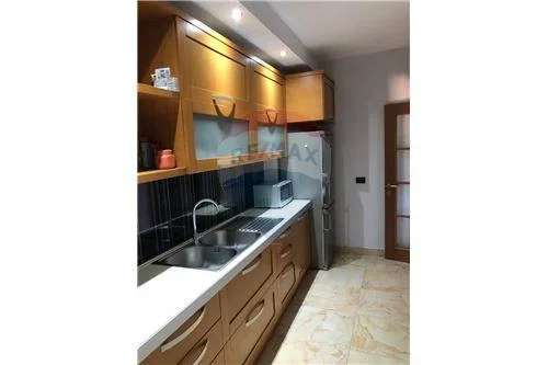APARTAMENT 3+1+2+2 BALLKONE PER QIRA TE SHALLVARET