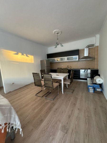 Shitet Apartament Luksoz ne Sarande