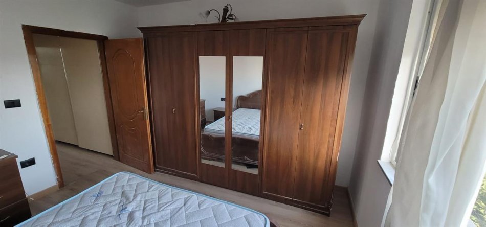 Jepet Me Qera Apartament 2+1 Prane Rruges se Dibres [ID PE0219]