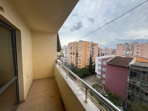 Shitet apartament 1+1 Laprak