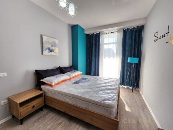 KIKA 2, KOMUNA PARISIT, APARTAMENT 1+1 ME QERA !