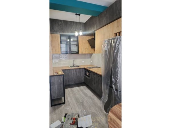 KIKA 2, KOMUNA PARISIT, APARTAMENT 1+1 ME QERA !