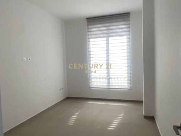 Ambjent zyre per shitje tek Oxhaku