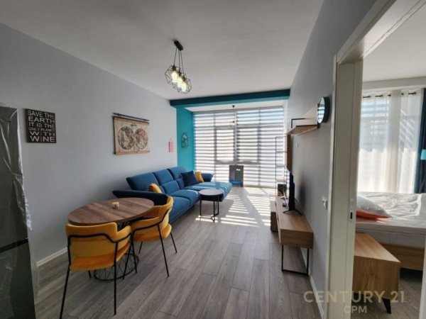 KIKA 2, KOMUNA PARISIT, APARTAMENT 1+1 ME QERA !