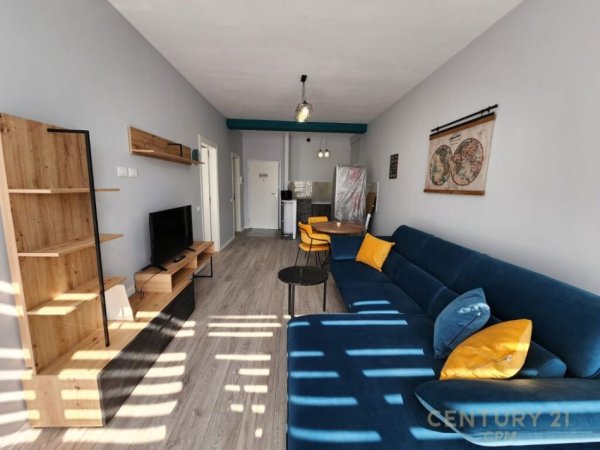 KIKA 2, KOMUNA PARISIT, APARTAMENT 1+1 ME QERA !