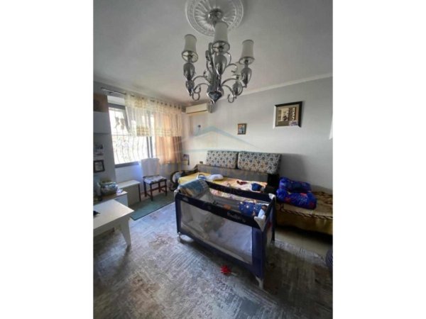 Apartament 1+1 Për Shitje në Rruga Bardhyl, Tiranë.