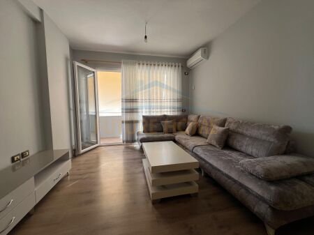 Qera, Apartament 3+1, Unaza e Re.UNA40109