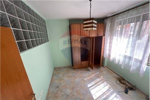 JEPET ME QIRA APARTAMENT 3+1+2 te Komuna e Parisit