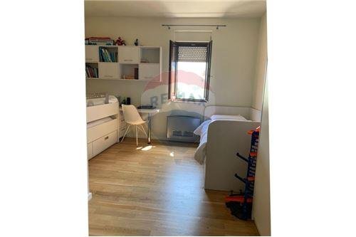 APARTAMENT 3+1+2 NE SHITJE TEK PETRO NINI