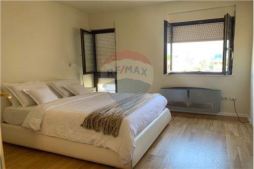 APARTAMENT 3+1+2 NE SHITJE TEK PETRO NINI