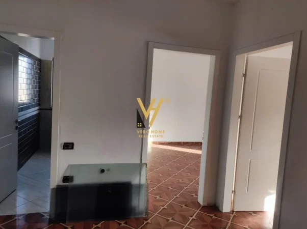 SHITET APARTAMENT 2+1+VERANDE NE GOLEM 100.000 EURO