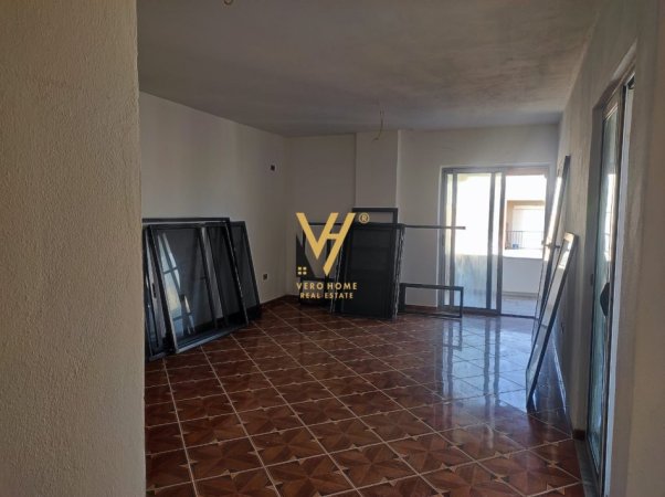 SHITET APARTAMENT 2+1+VERANDE NE GOLEM 100.000 EURO