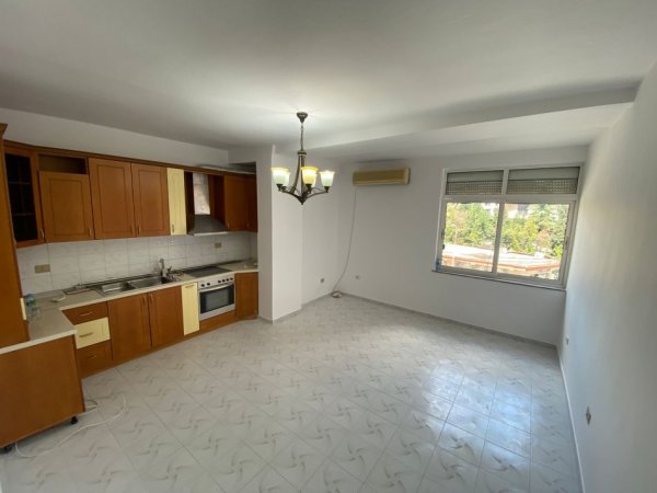 Shitet, Apartament 2+1, në Rrugën Irfan Tomini, Tiranë.