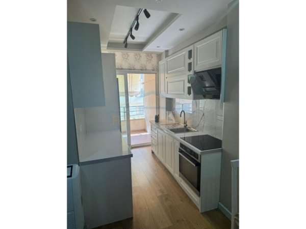 Apartament 2+1+Parkim, Kompleksi Fratari, Tiranë.