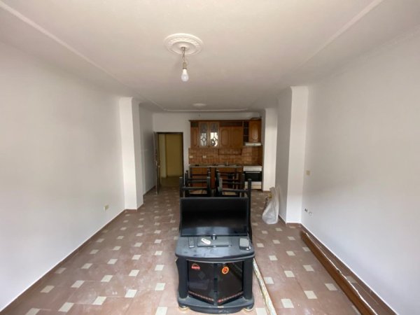 Apartament 1+1, në shitje në Bulevardin Bajram Curri, Tiranë