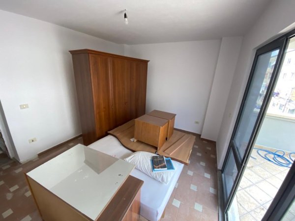 Apartament 1+1, në shitje në Bulevardin Bajram Curri, Tiranë