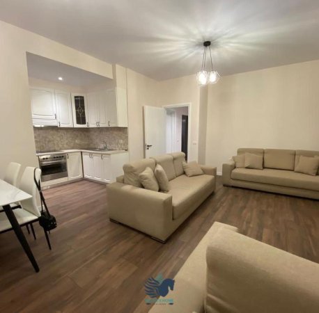 Shitet Apartament 2+1 Ne Astir [ID P220]