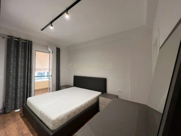 Apartament 2+1 Komuna e Parisit!