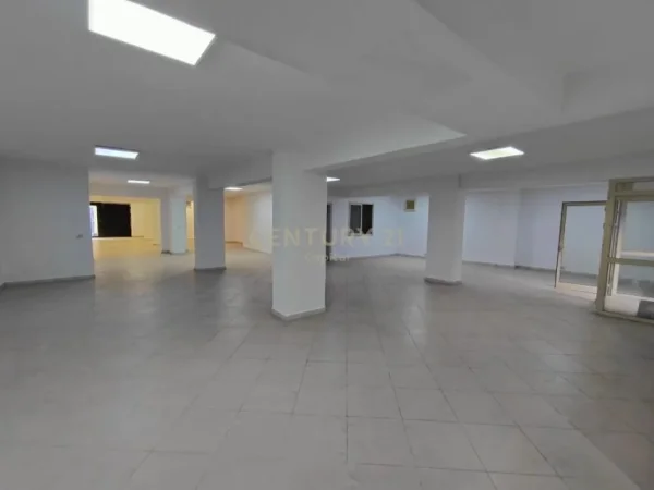 Njësi komerciale për Qera në Brrakë, Tiranë