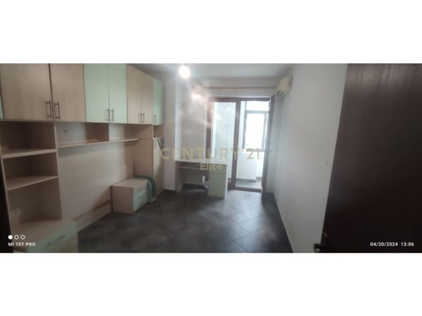 Jepet me qira per Zyra apartament 3+1 tek Bulevardi Zogu i Pare