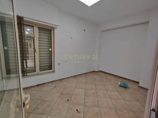 Njësi komerciale për Qera në Brrakë, Tiranë