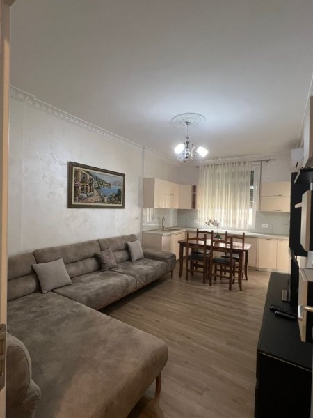 Apartament 1+1 me qera te Plazhit, Durres, 350 euro/në muaj