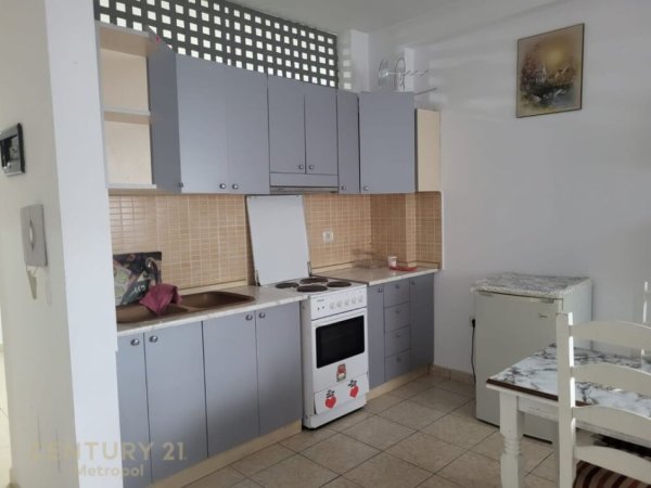 JAPET PER QIRA APARTAMENT 1+1, RRUGA E KAVAJES, PRANE GLOBE!
 Tirana, Albania