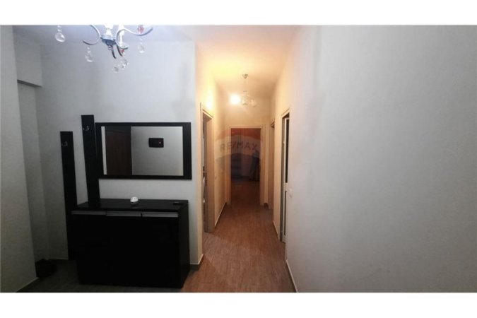 Shitet apartament 2+1 tek Rruga e Ullishtes