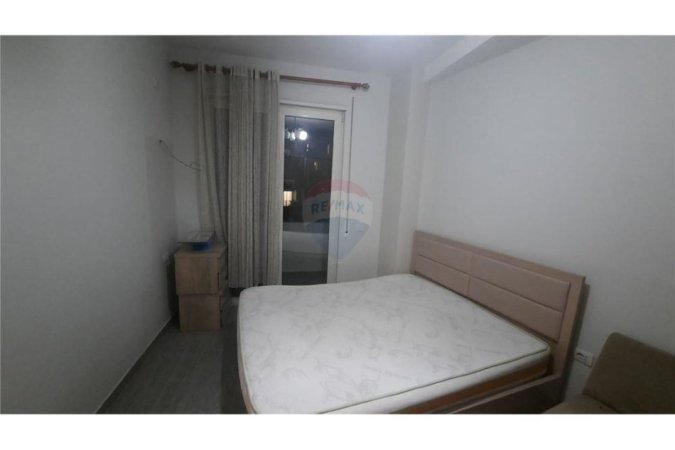 Shitet apartament 2+1 tek Rruga e Ullishtes