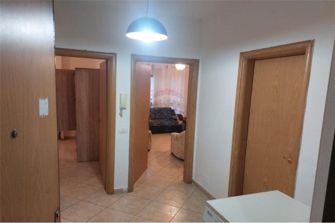 Jepet apartament 1+1 me qera ne Astir, 400 Euro