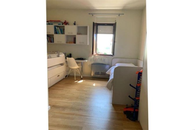 APARTAMENT 3+1+2 NE SHITJE TEK PETRO NINI